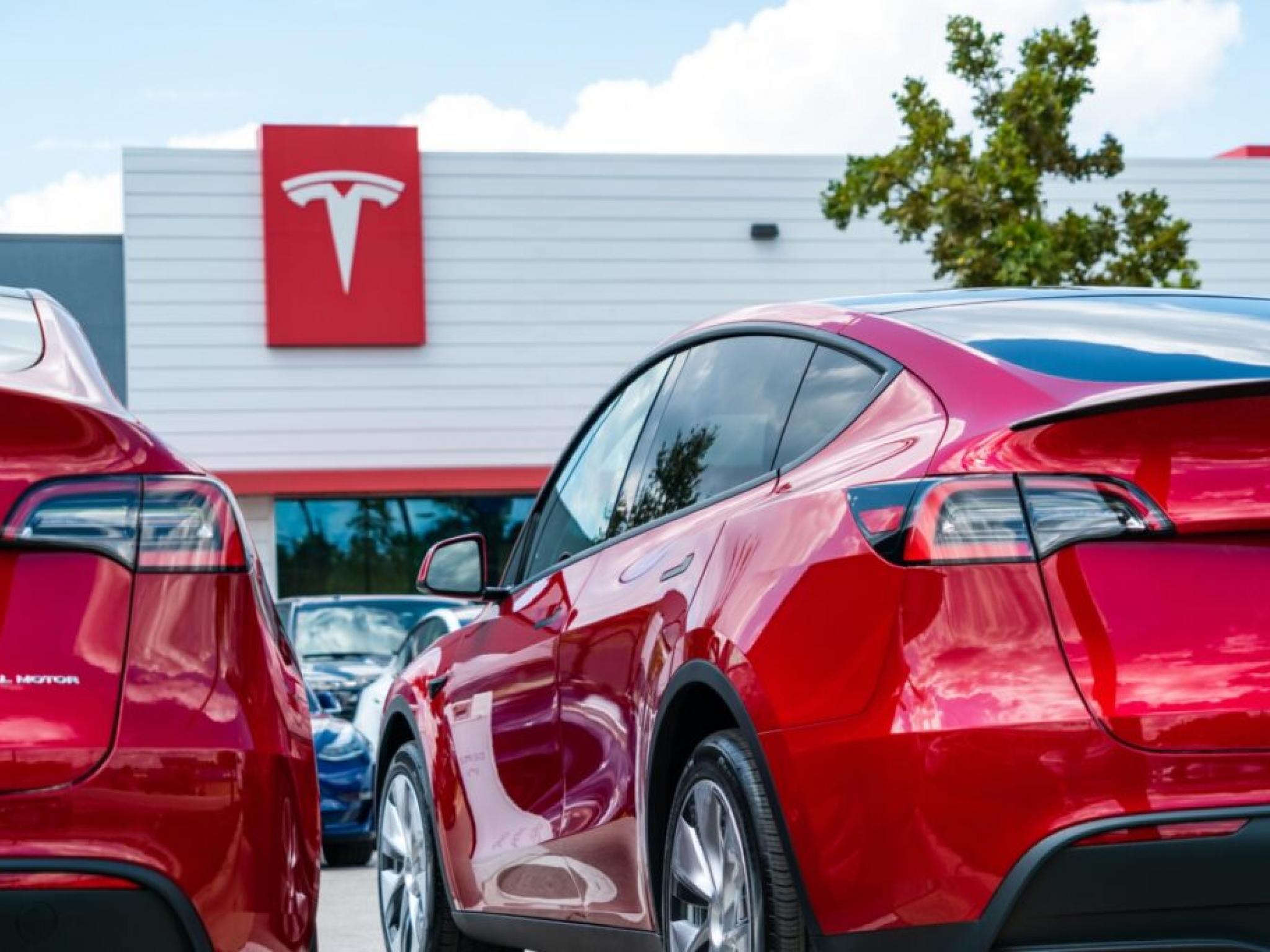 Tesla Catches Analysts Off Guard With ‘Kitchen Sink’ Q1: Why This Fund Manager Says It’s ‘Hard To Be Bullish’ On EV Giant’s Stock