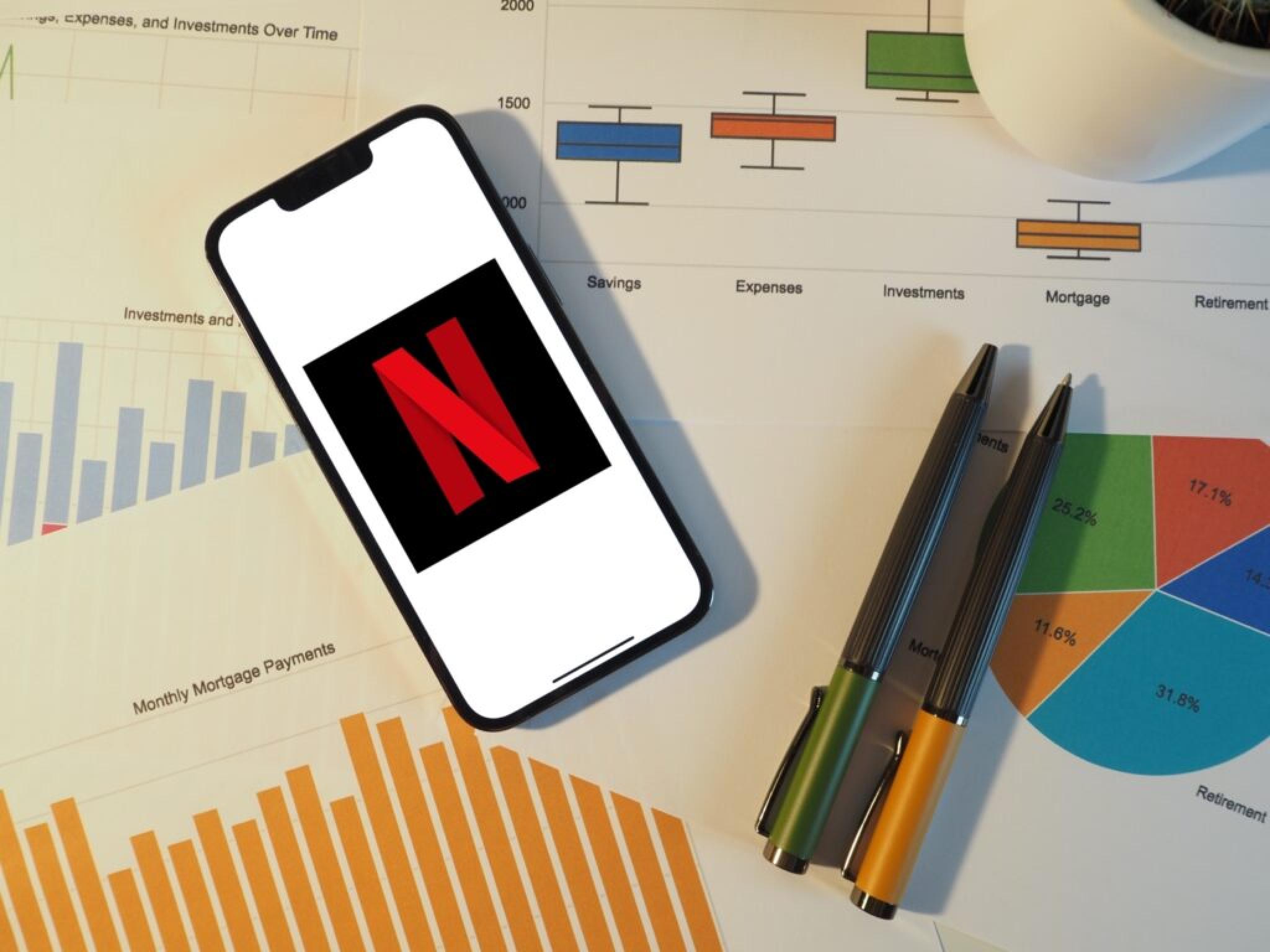 Netflix Stock Tumbles: Analyst Says Streaming Giant ‘Doing Everything Right’ But Growth Factor Doesn’t Meet ‘Hurdle For True Tech Company’