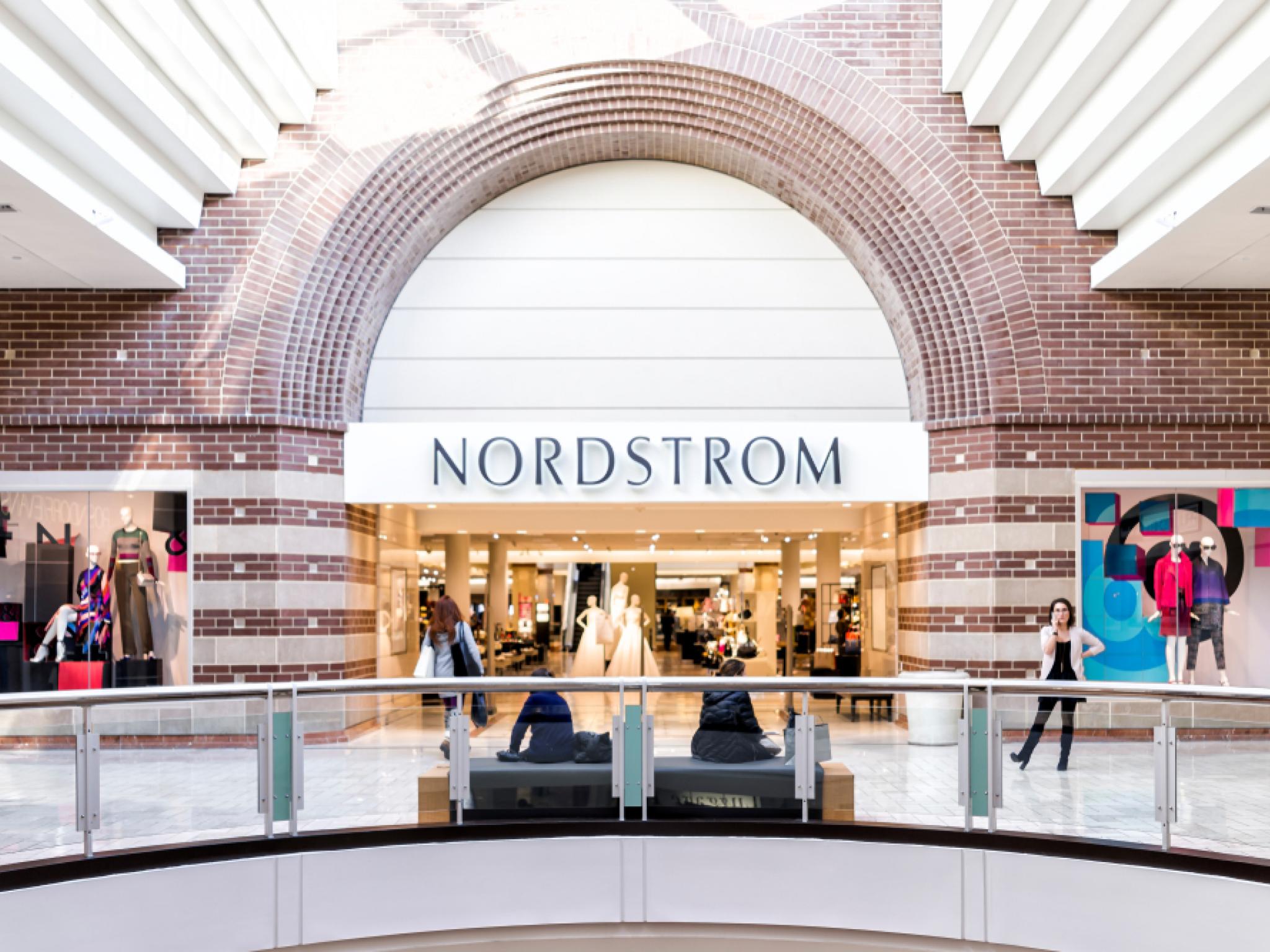 How To Earn $500 A Month From Nordstrom Stock Ahead Of Q2 Earnings Report