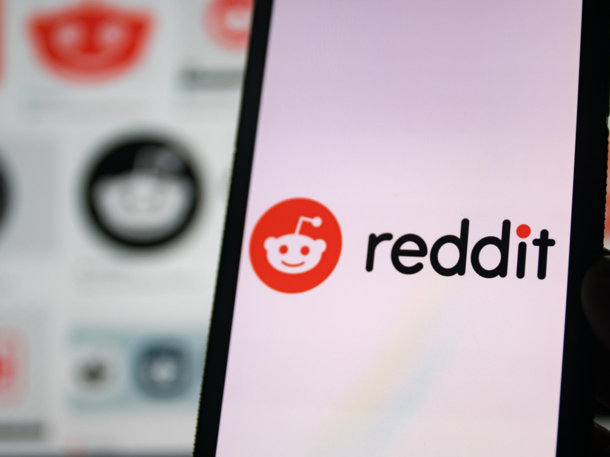 Reddit Stock Soars 167% Year-To-Date, Unshaken By Exec Sell-Offs