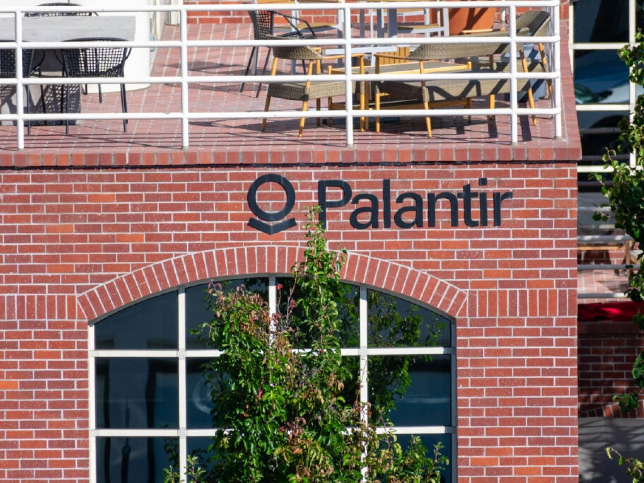 Palantir Soars, Markets Sputter, But These ETFs Are Still Gaining Ground